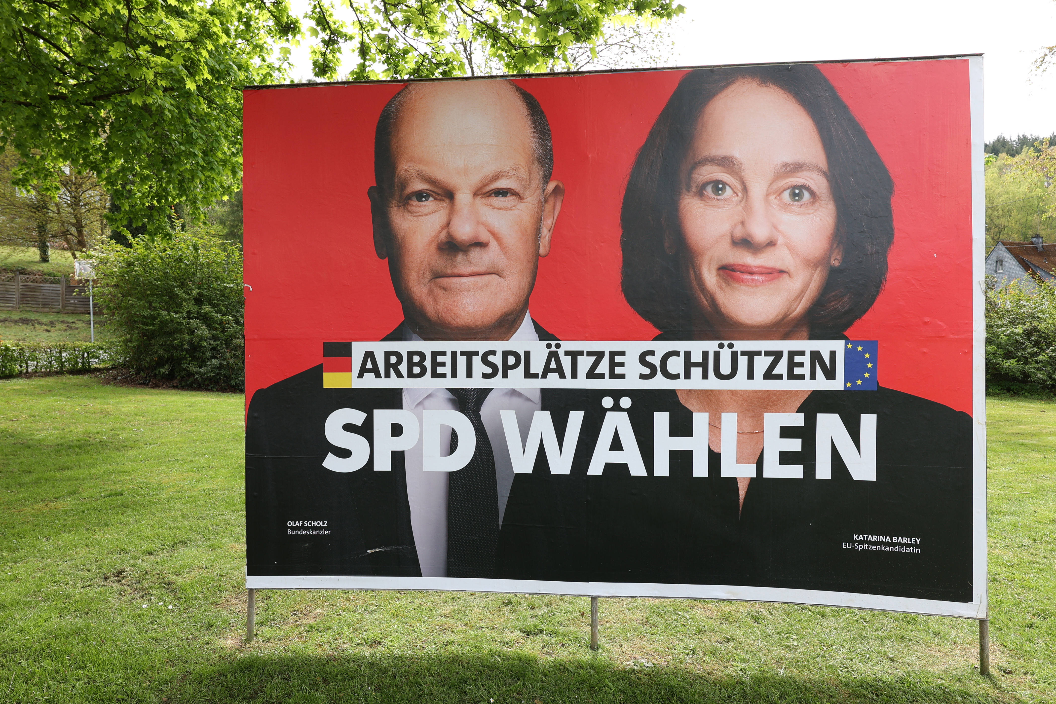 SPD-Plakat zur Europawahl 2024: Die große Bedeutung der Wahl ist auch daran erkennbar, dass neben der Spitzenkandidatin Katarina Barley auf vielen Plakaten auch Bundeskanzler Olaf Scholz zu sehen ist.