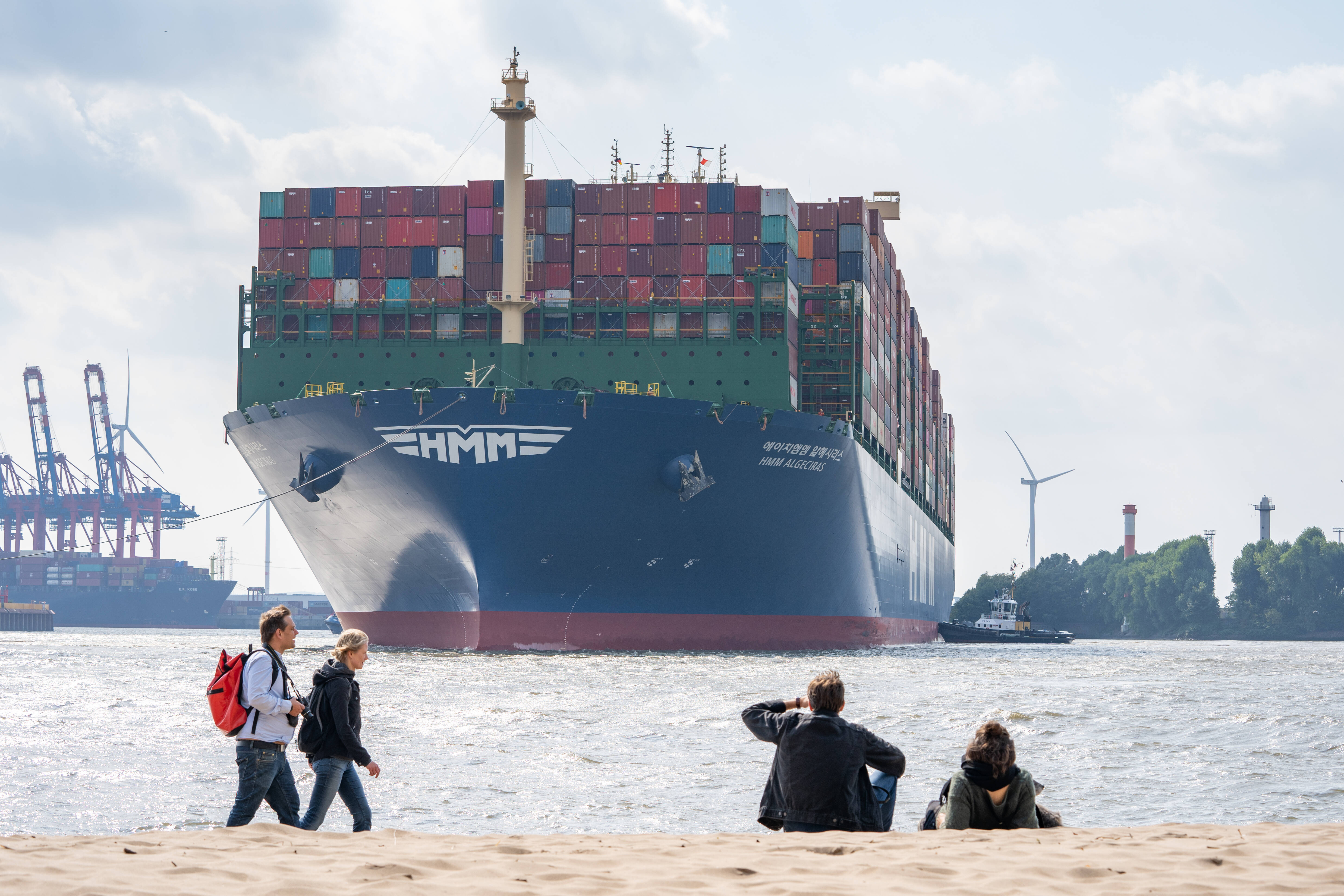 Frachtschiff im Hamburger Hafen: Der Trend zu Handels- und Importbarrieren wird zunehmen. Deutschland und Europa müssen mit einem Strategiewechsel reagieren.