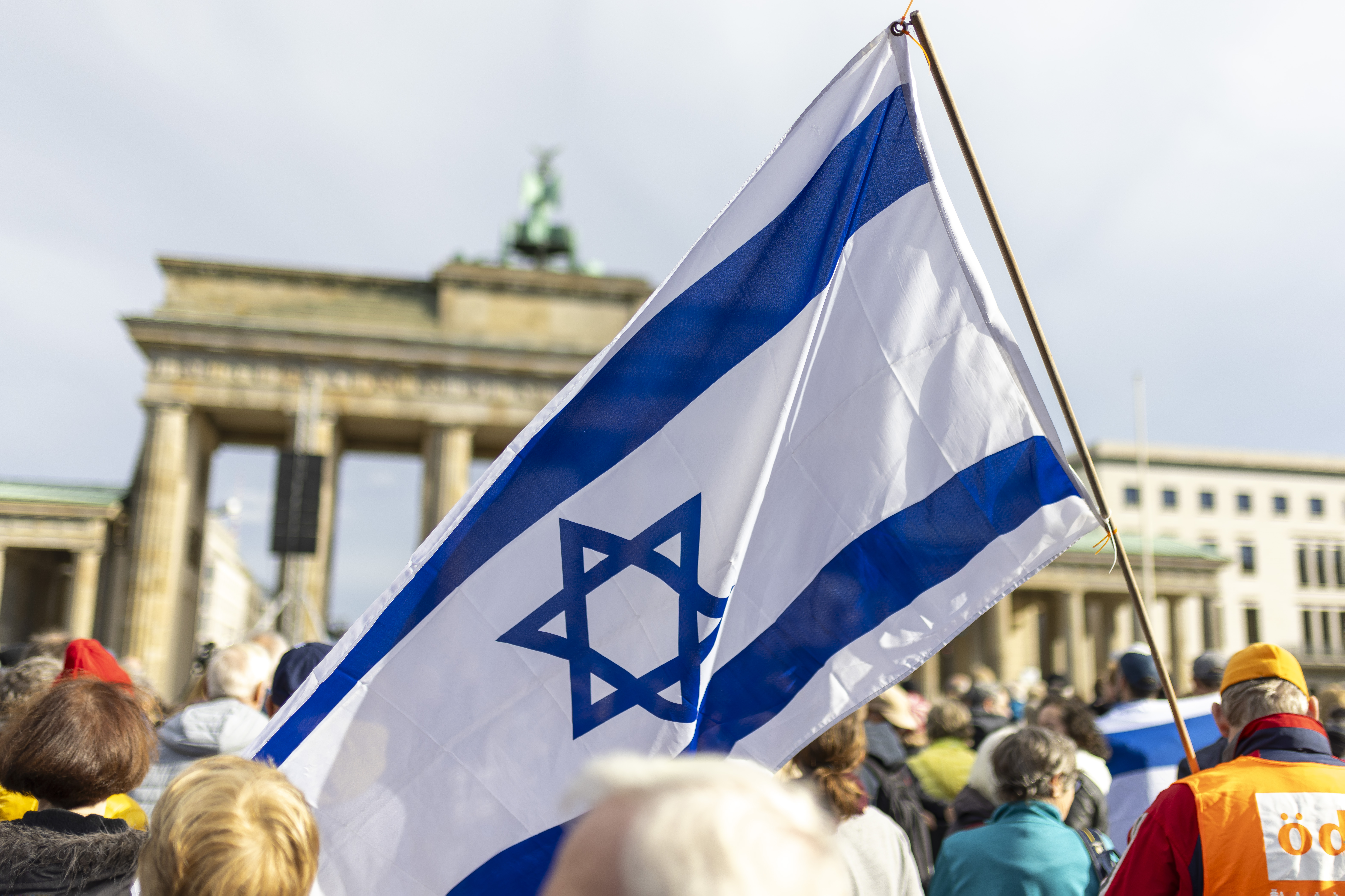 Solidarität mit Israel: Tausende demonstrierten am Brandenburger Tor in Berlin.