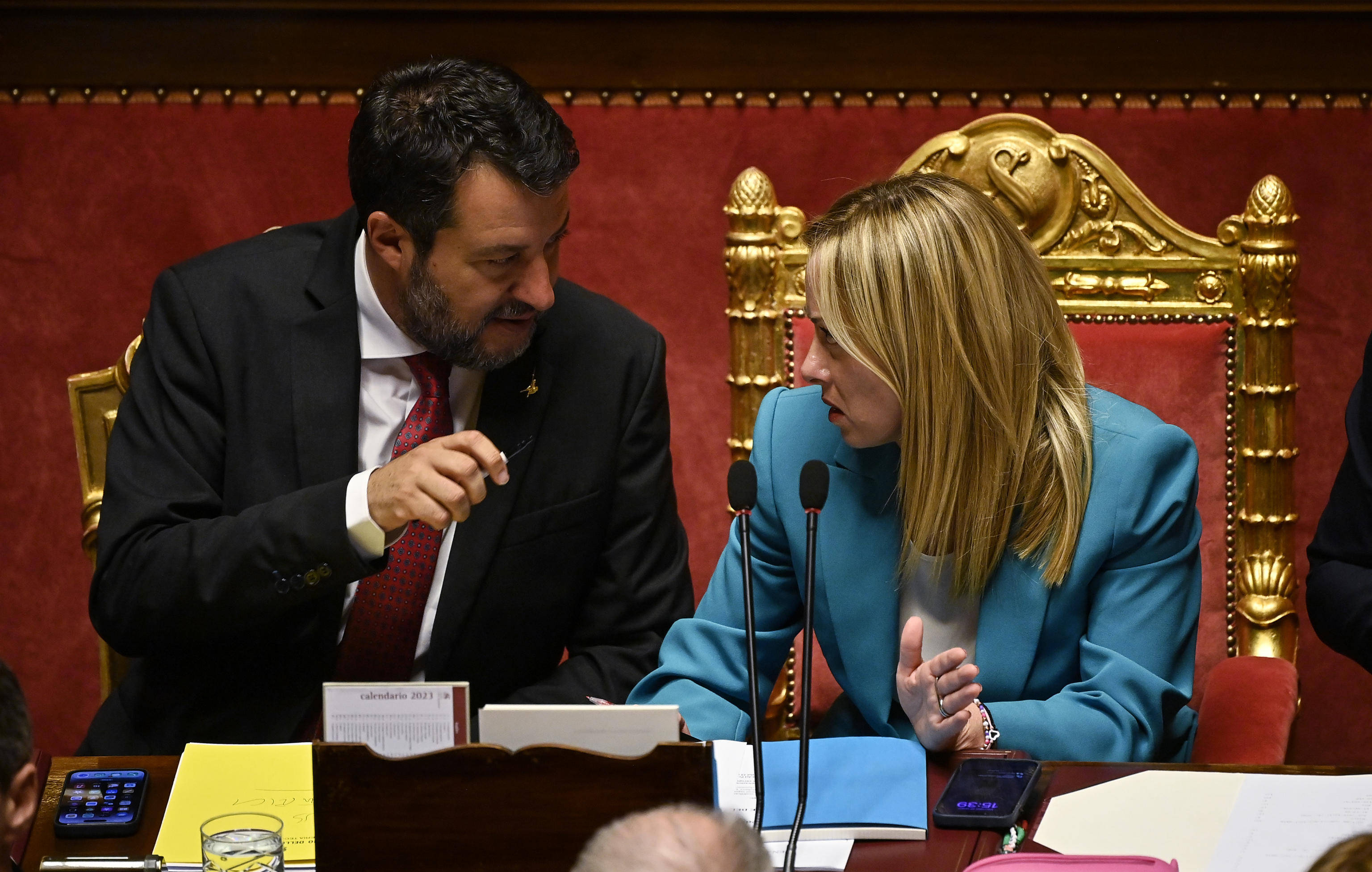 Die radikale Rechte ist vereint in Hass gegen linke Politik: Italiens Ministerpräsidentin Giorgia Meloni (r.) mit Transportminister Matteo Salvini.